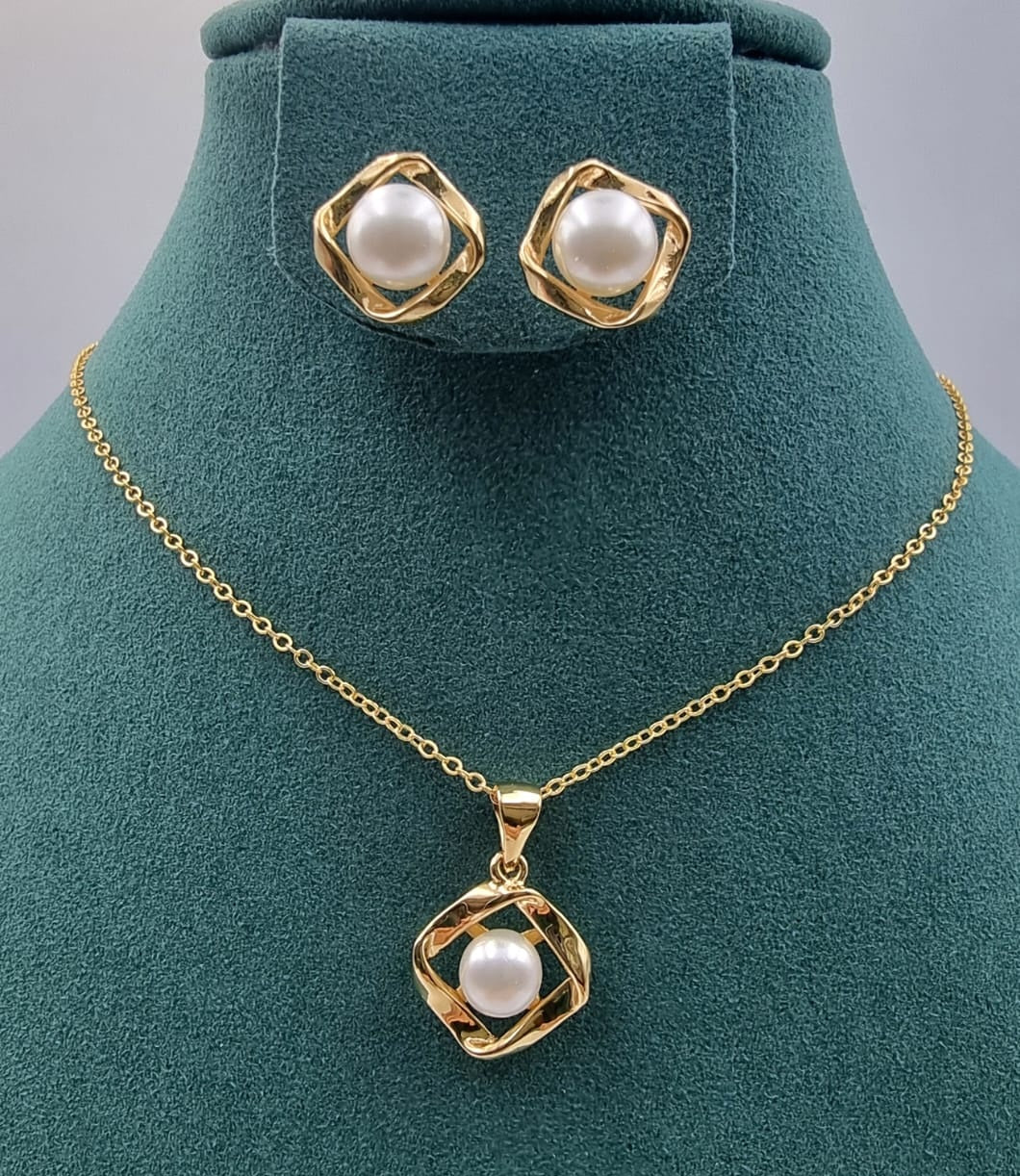 Elegant Gold Heart Jewelry Set for Women