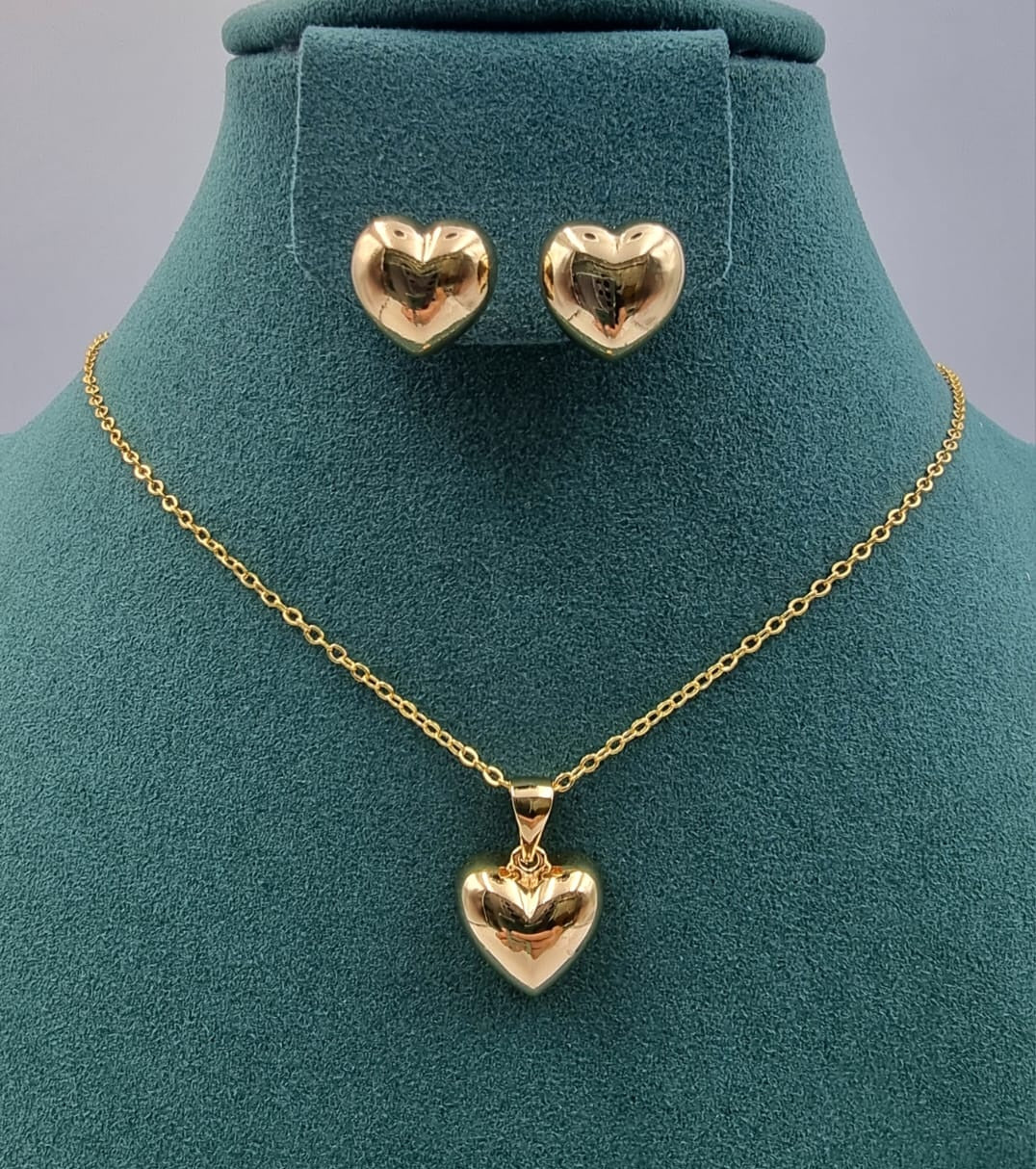 Elegant Gold Heart Jewelry Set for Women